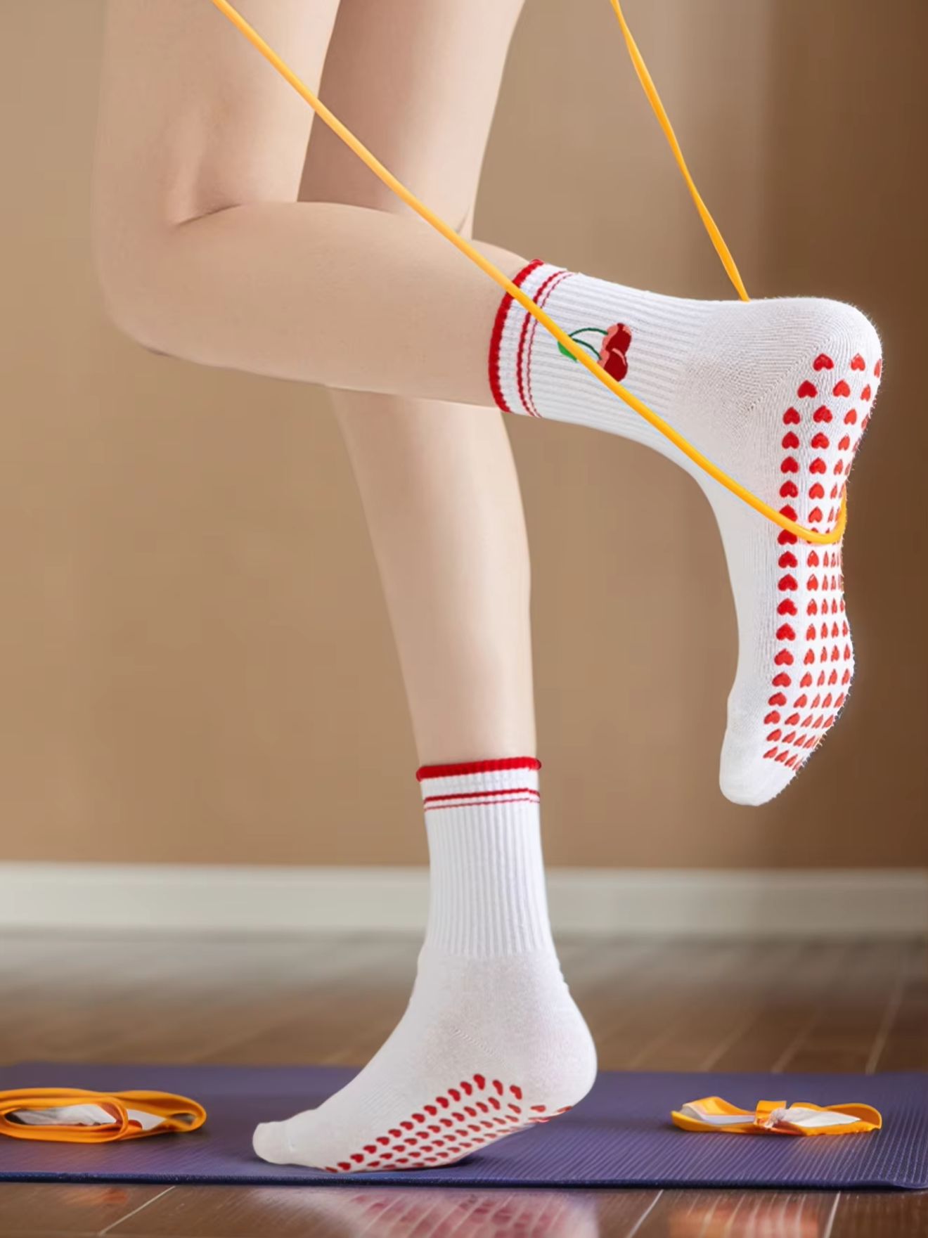 Pilates & Yoga Unleashed Studio Tuckahoe - 1 Pairs Cross-Border Professional Yoga Socks,